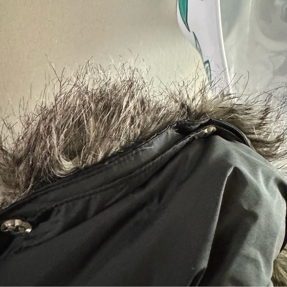 Women's Black Puffer Jacket with Faux Fur Hood - Picture 8 of 8